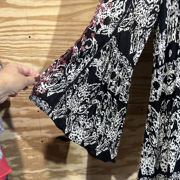 SOFT SURROUNDINGS Peasant Boho Tunic Top Size L Black Relaxed Sequin Bell Sleeve - Picture 4 of 13